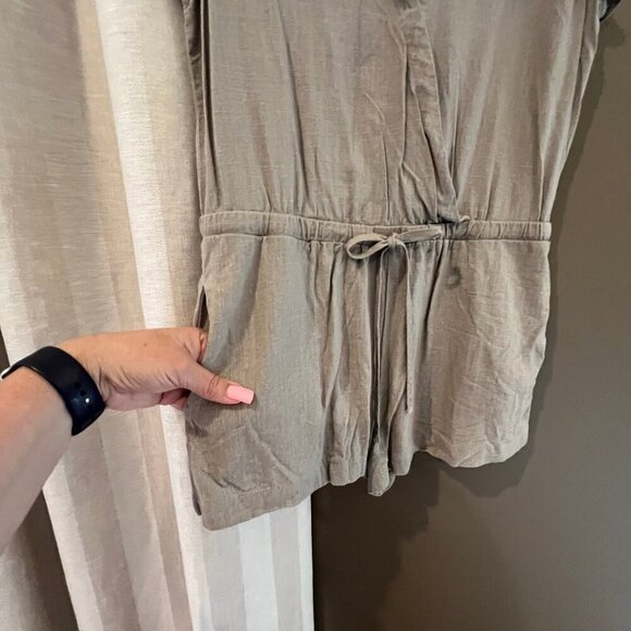 White Birch Taupe Linen Blend Romper with ruffled sleeve, Size Large - Picture 3 of 10